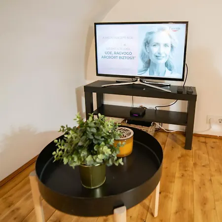 Szentkiralyi38 - Central, Ac, 4 People Apartment