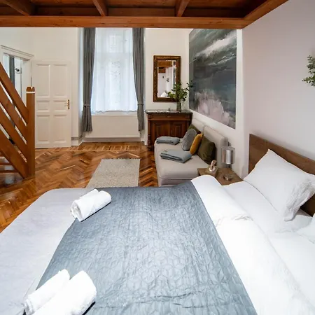 Szentkiralyi38 - Central, Ac, 4 People Apartment