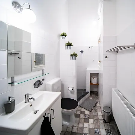 Szentkiralyi38 - Central, Ac, 4 People Apartment *