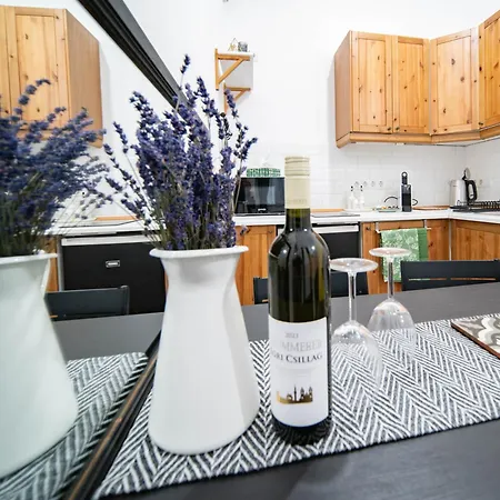 Apartment Szentkiralyi38 - Central, Ac, 4 People Budapest