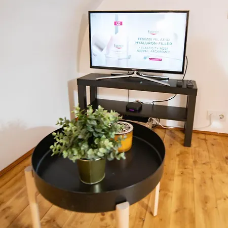 Szentkiralyi38 - Central, Ac, 4 People *