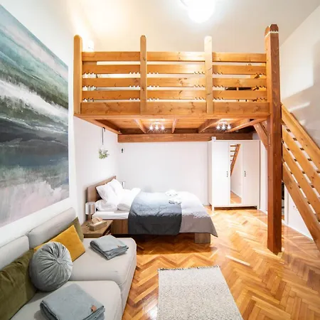 Apartament Walking Historica Close To The Budapest's Beautiful Palace Library